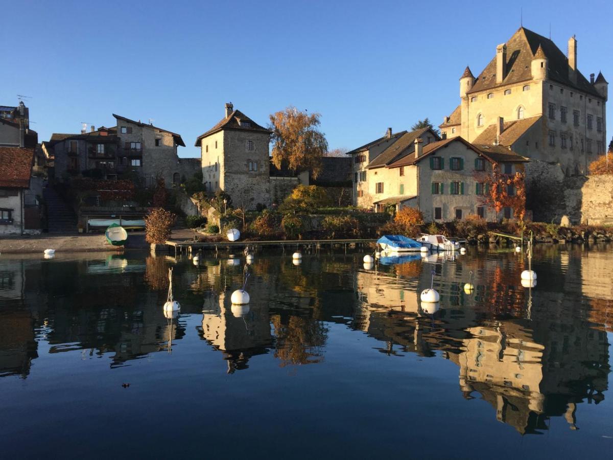 A Room with a View - Maisonnette dans bourg médiéval au bord du Lac Léman Yvoire Extérieur photo